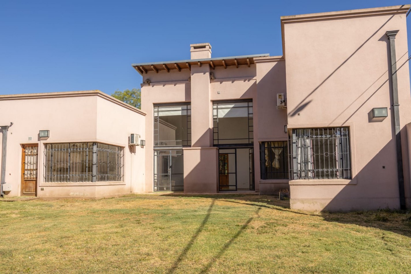 Hermosa casa en Las Sophoras y Albert Sabin
